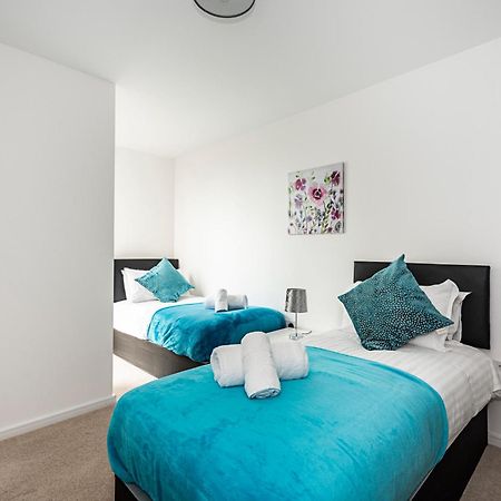 Chiswick Park 3 Bed 3 Bath West London - Parking Apartment Luaran gambar