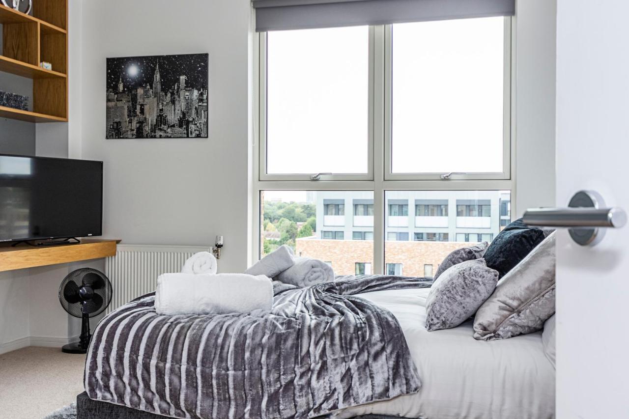Chiswick Park 3 Bed 3 Bath West London - Parking Apartment Luaran gambar