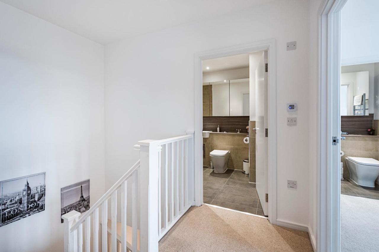 Chiswick Park 3 Bed 3 Bath West London - Parking Apartment Luaran gambar