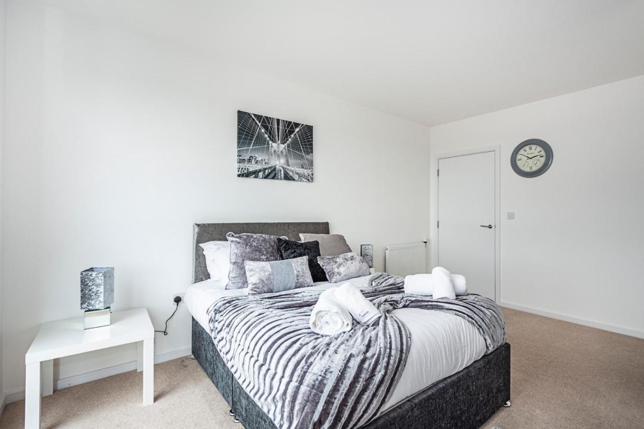 Chiswick Park 3 Bed 3 Bath West London - Parking Apartment Luaran gambar