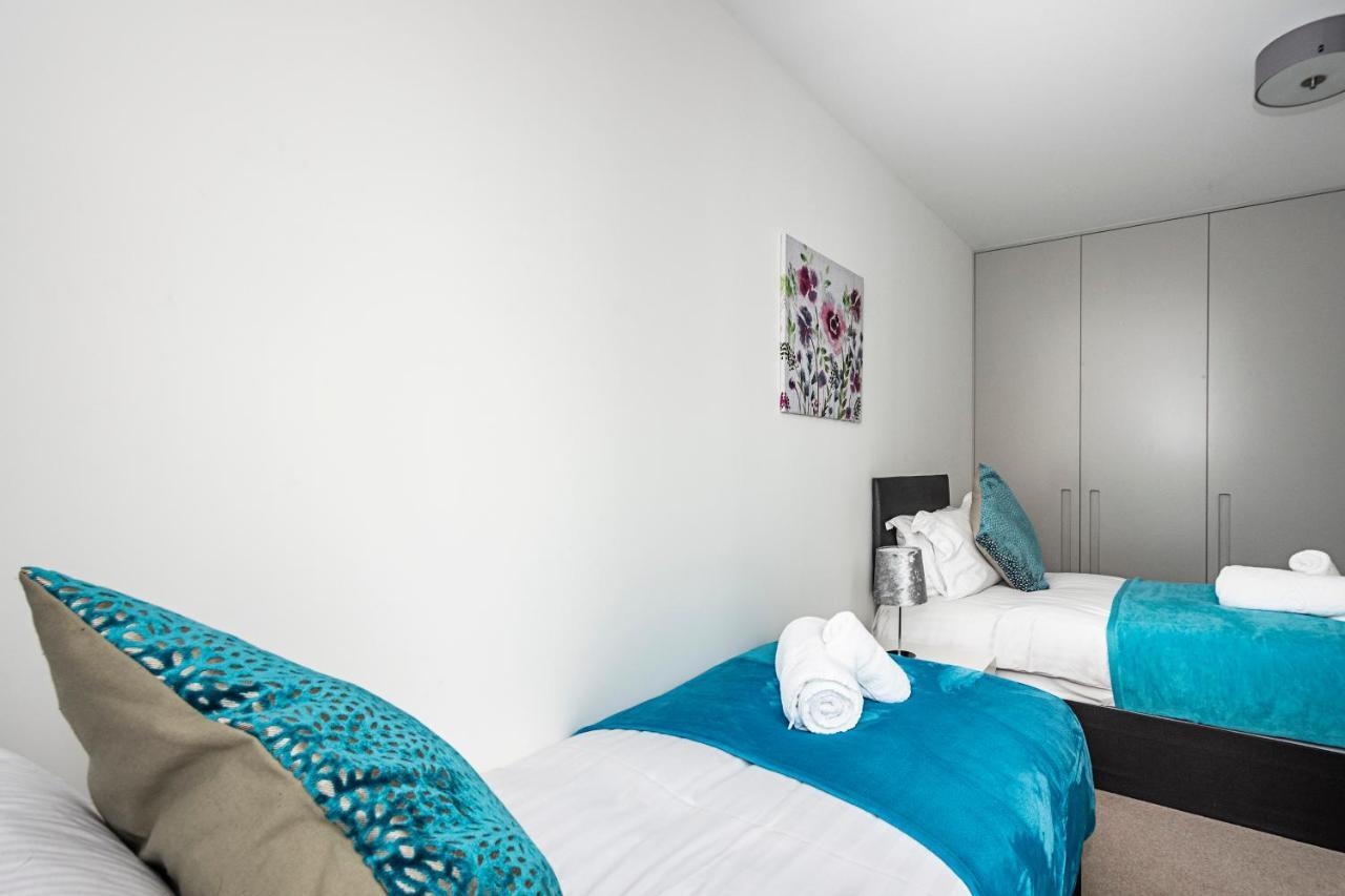 Chiswick Park 3 Bed 3 Bath West London - Parking Apartment Luaran gambar