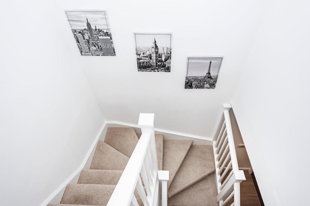 Chiswick Park 3 Bed 3 Bath West London - Parking Apartment Luaran gambar