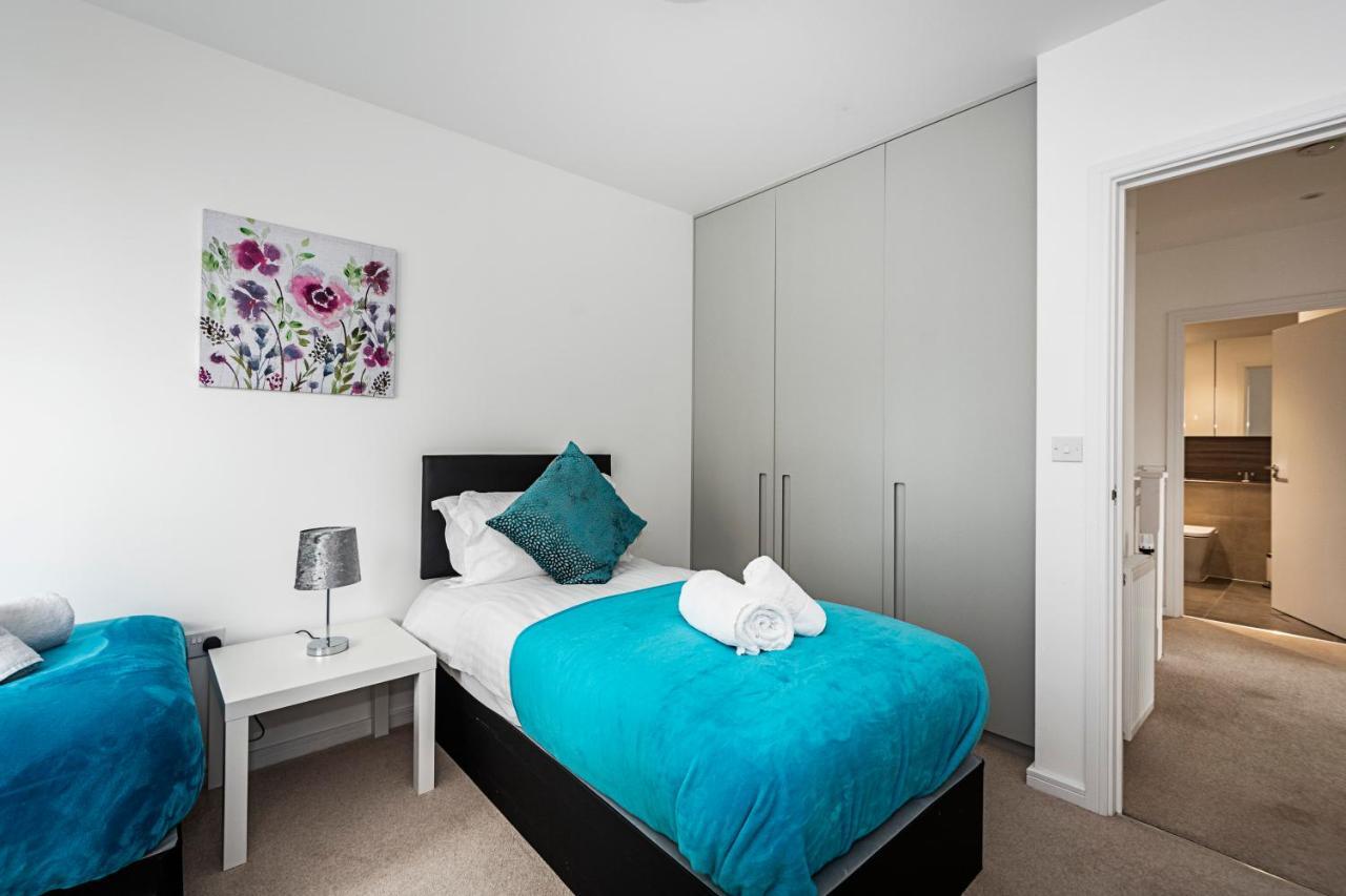 Chiswick Park 3 Bed 3 Bath West London - Parking Apartment Luaran gambar